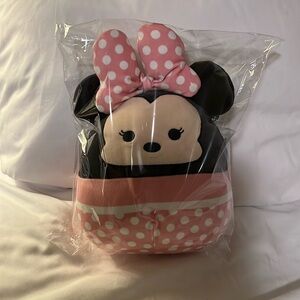 Disney Minnie Mouse Squishmallow-NWT